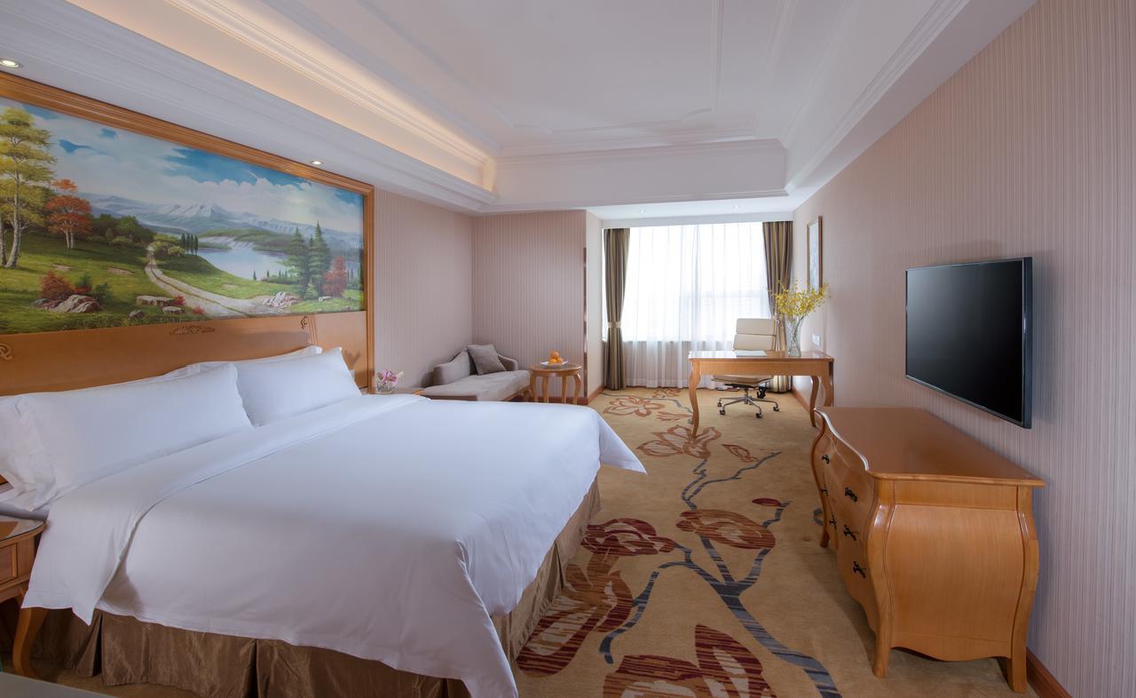 Vienna Hotel - Da Ju Yuan Branch شينزين المظهر الخارجي الصورة